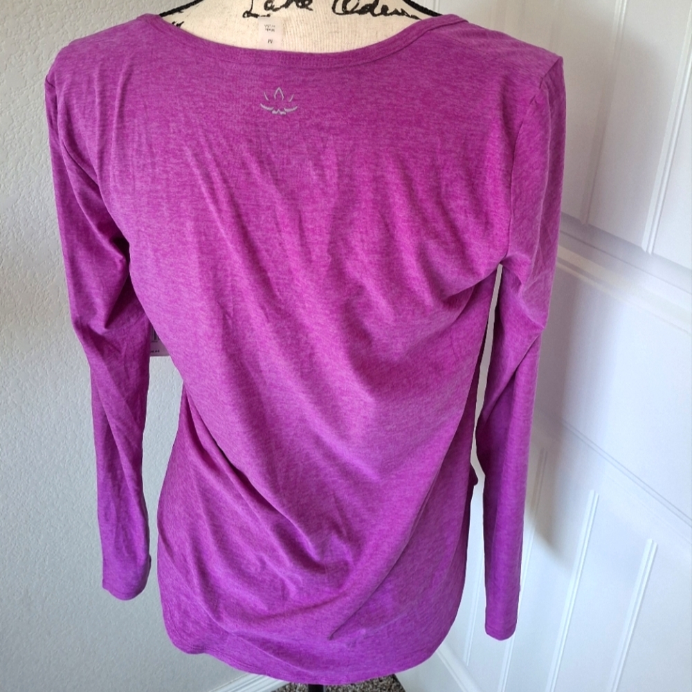 NWT Beyond Yoga Bright Magenta Long Sleeve Top